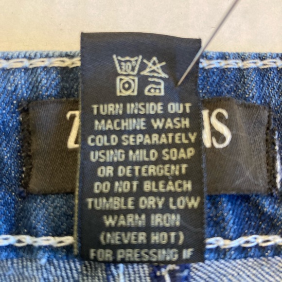 ZCO Embellished denim shorts 16W - Picture 4 of 9